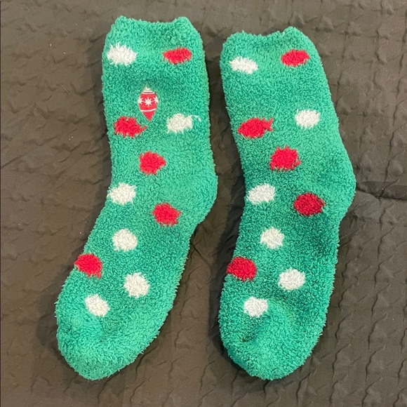 3 Pack of Cozy, fuzzy socks - Picture 4 of 7